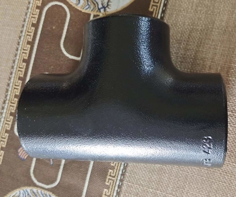 Specialized Carbon Steel Reduce Tee for Oil Gas Installations