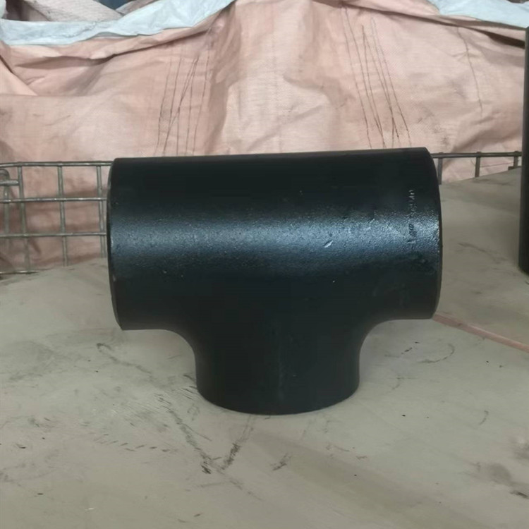 Black Color 6" Sch 40 Seamless Equal Tee A234 WPB Carbon Butt Welding ASTM